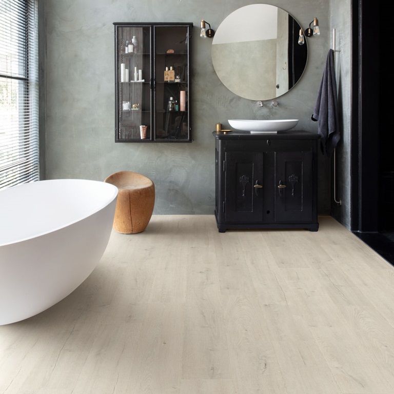 Alliance Bois - Tassin - Lyon - QUICK-STEP - Chanfrein authentique Lame standard Mix & Match avec les designs de dalle Cachet authentique du bois Garantie domestique à vie Certificat C2C Material Health Compatible avec un plancher chauffant/rafraîchissant Résistant à l’eau 